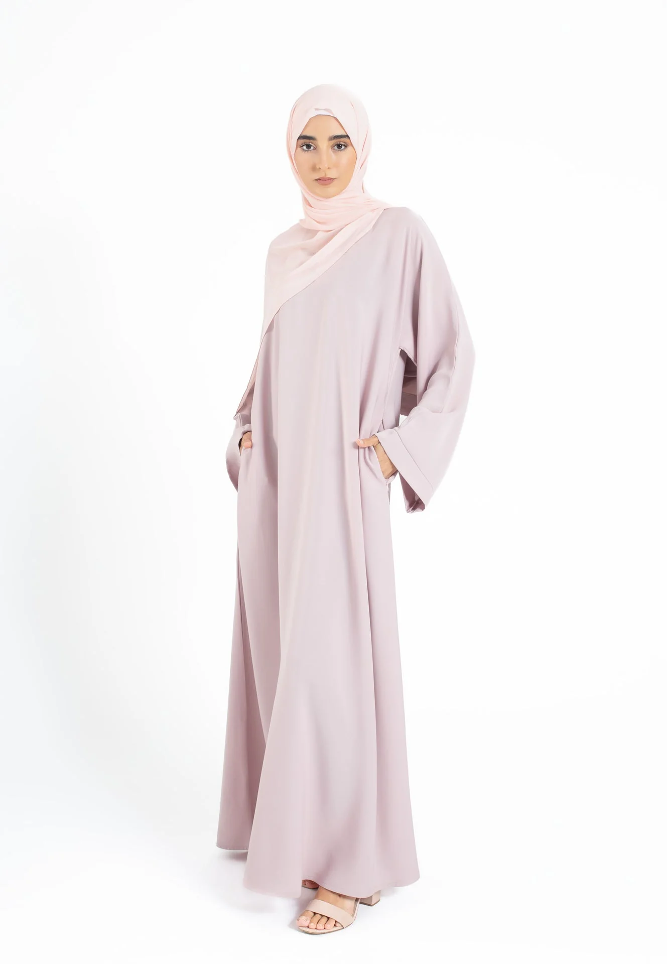Plain Closed Abaya With Zip Pockets & Wide Sleeves - Baby Pink - Hayah Al-Muslimah