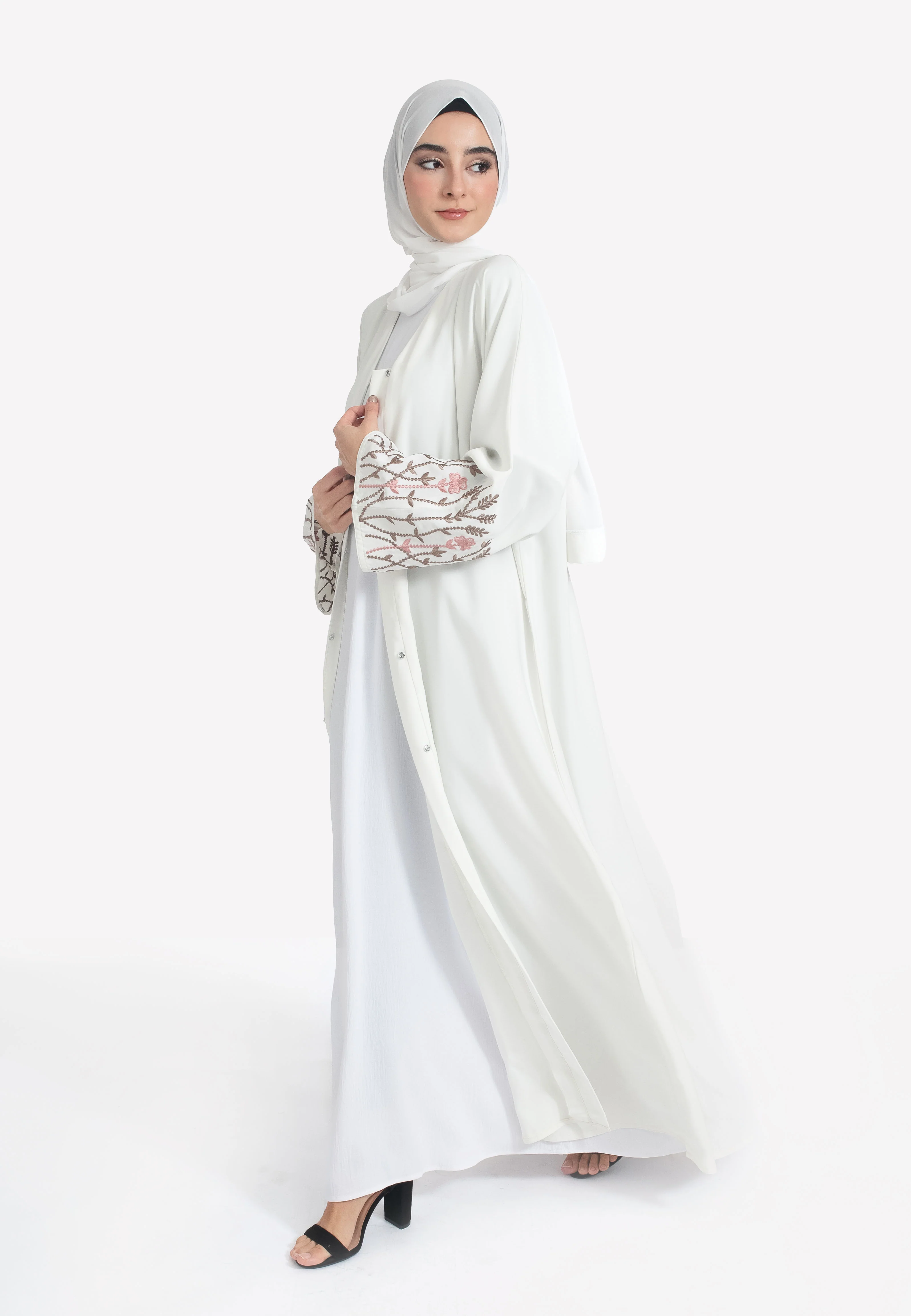 Ivory Blossom Embroidered Open Abaya - Hayah Al-Muslimah