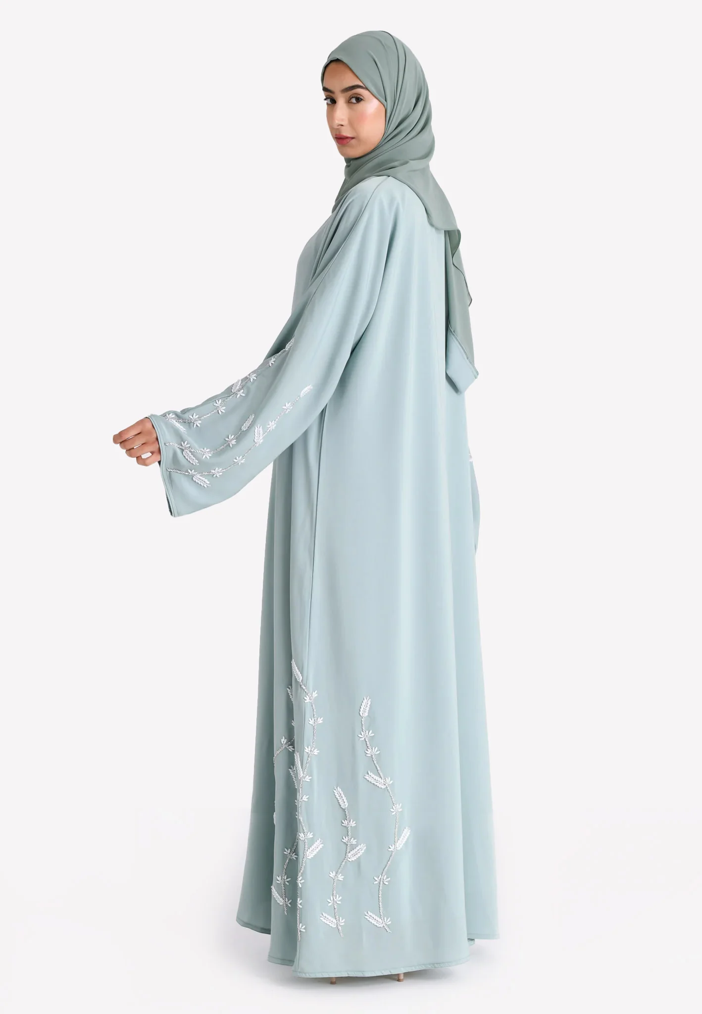 Luxury Maldives Open Abaya With Embellishments (Premium) - Hayah Al-Muslimah