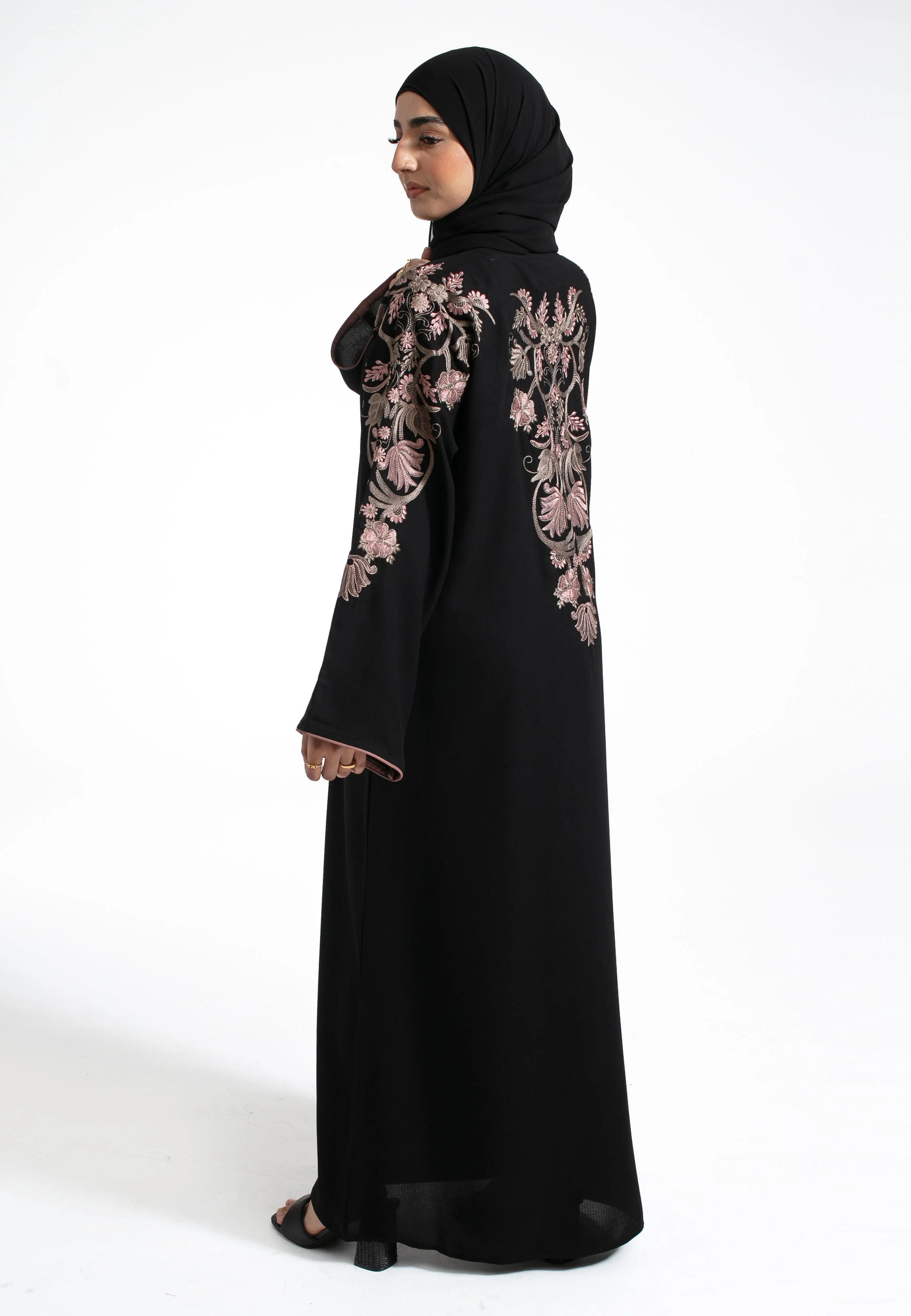 Luxury Floral Embroidered Closed Abaya (Premium) - Hayah Al-Muslimah