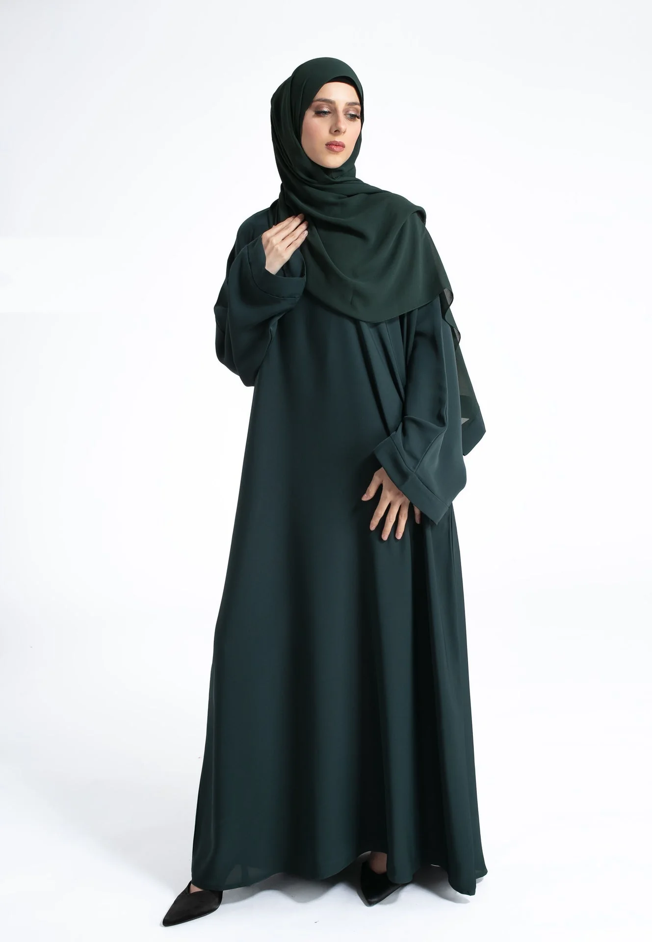 Plain Closed Abaya With Zip Pockets & Wide Sleeves - Forest Green - Hayah Al-Muslimah