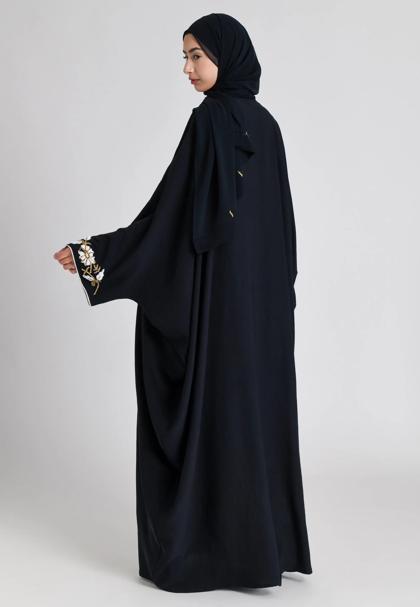 White and Gold Floral Embellished Batwing Farasha - Hayah Al-Muslimah