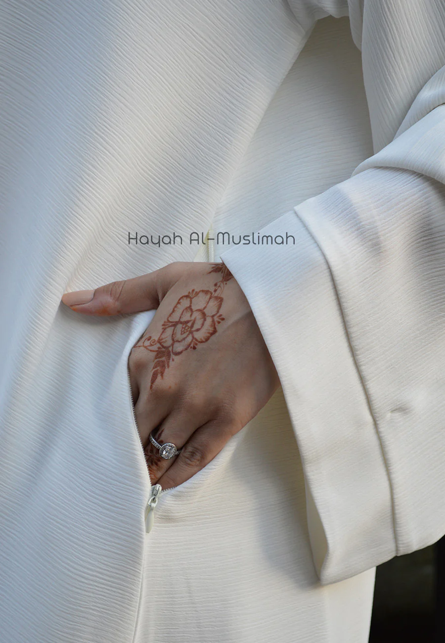Off-White Textured Abaya With Pockets (Premium) - Hayah Al-Muslimah