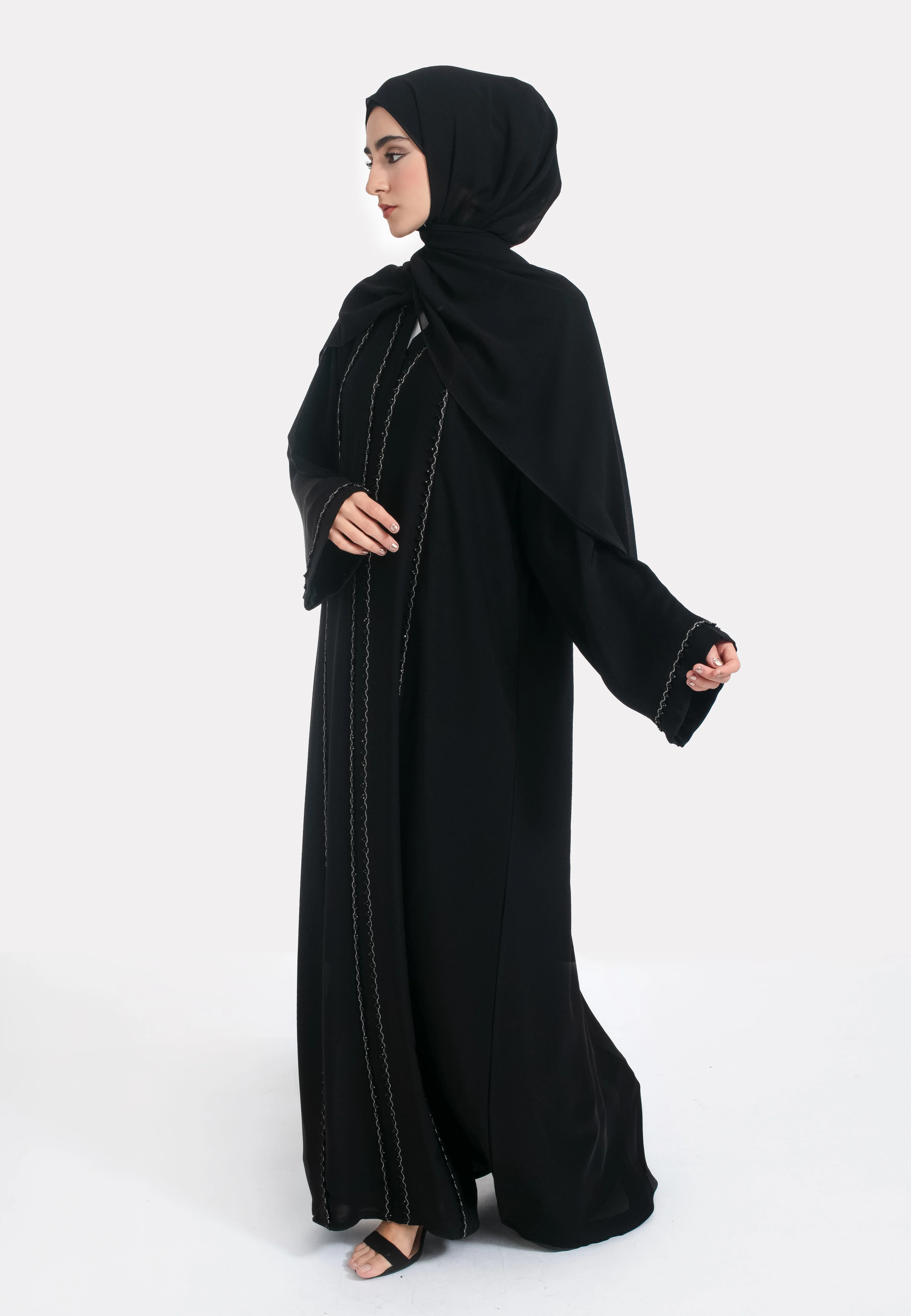 Black Closed Abaya with Dainty Embellishments - Hayah Al-Muslimah