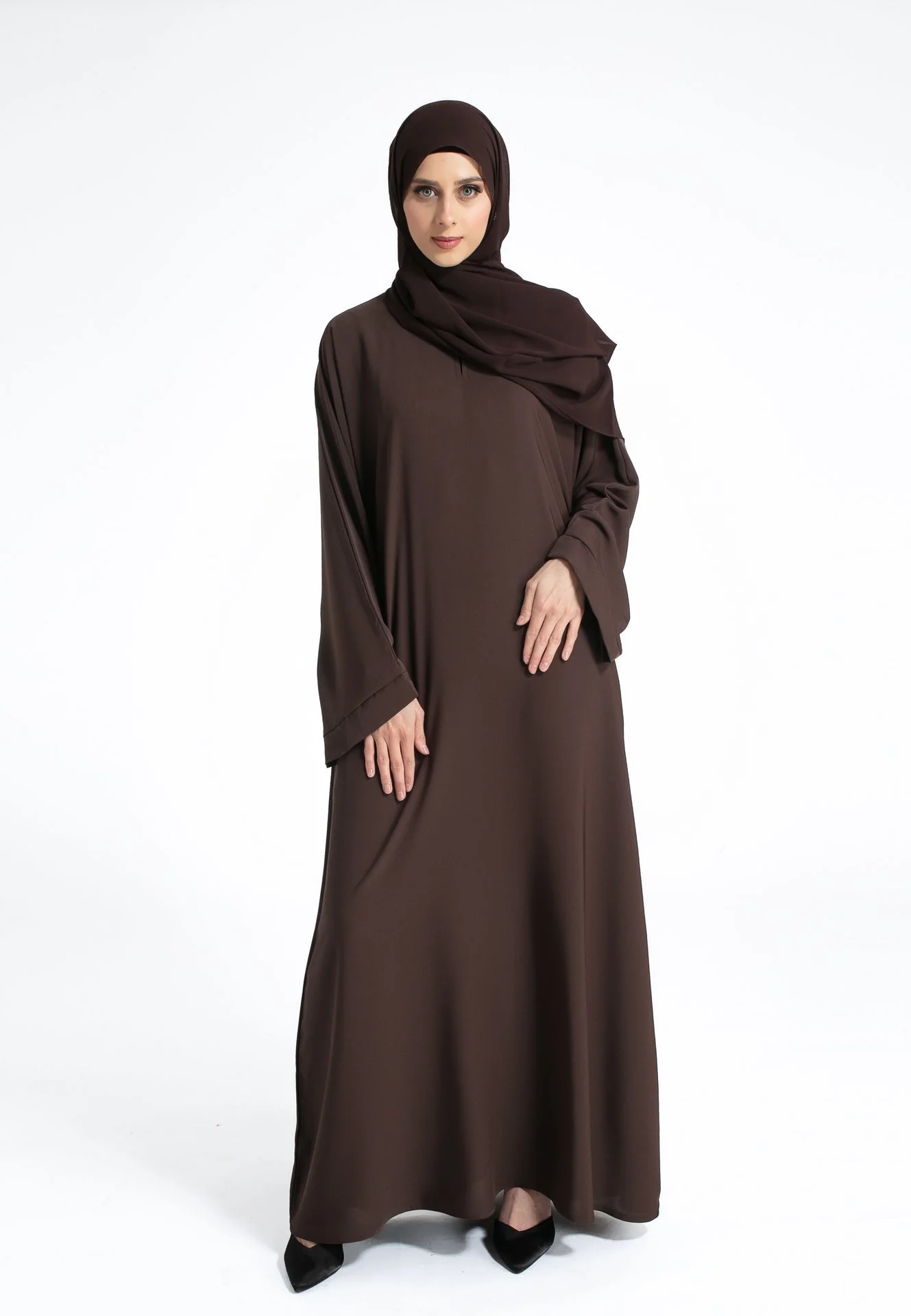 Plain Closed Abaya With Zip Pockets & Wide Sleeves - Brown - Hayah Al-Muslimah