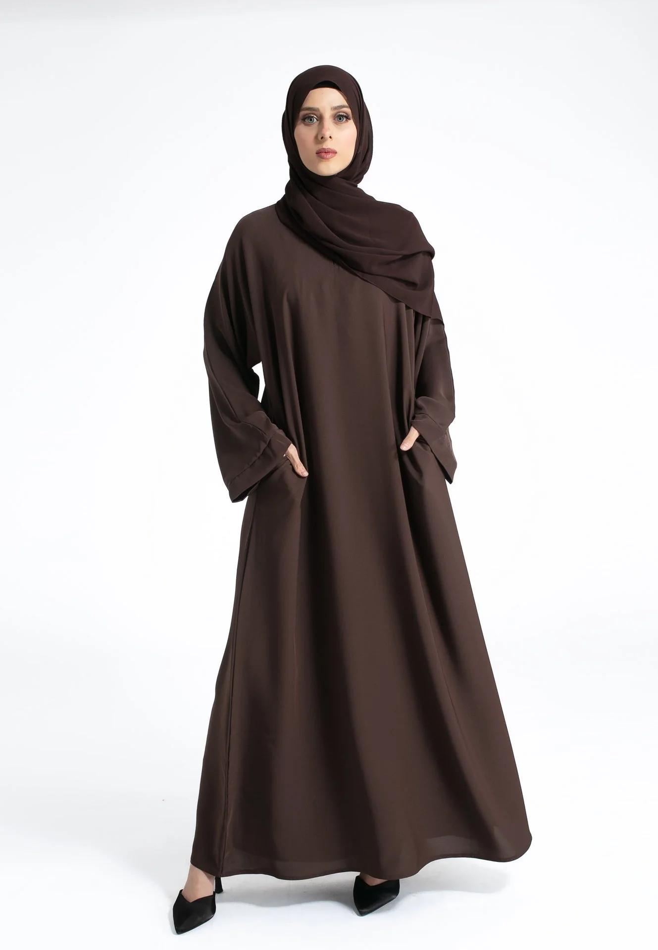 Plain Closed Abaya With Zip Pockets & Wide Sleeves - Brown - Hayah Al-Muslimah