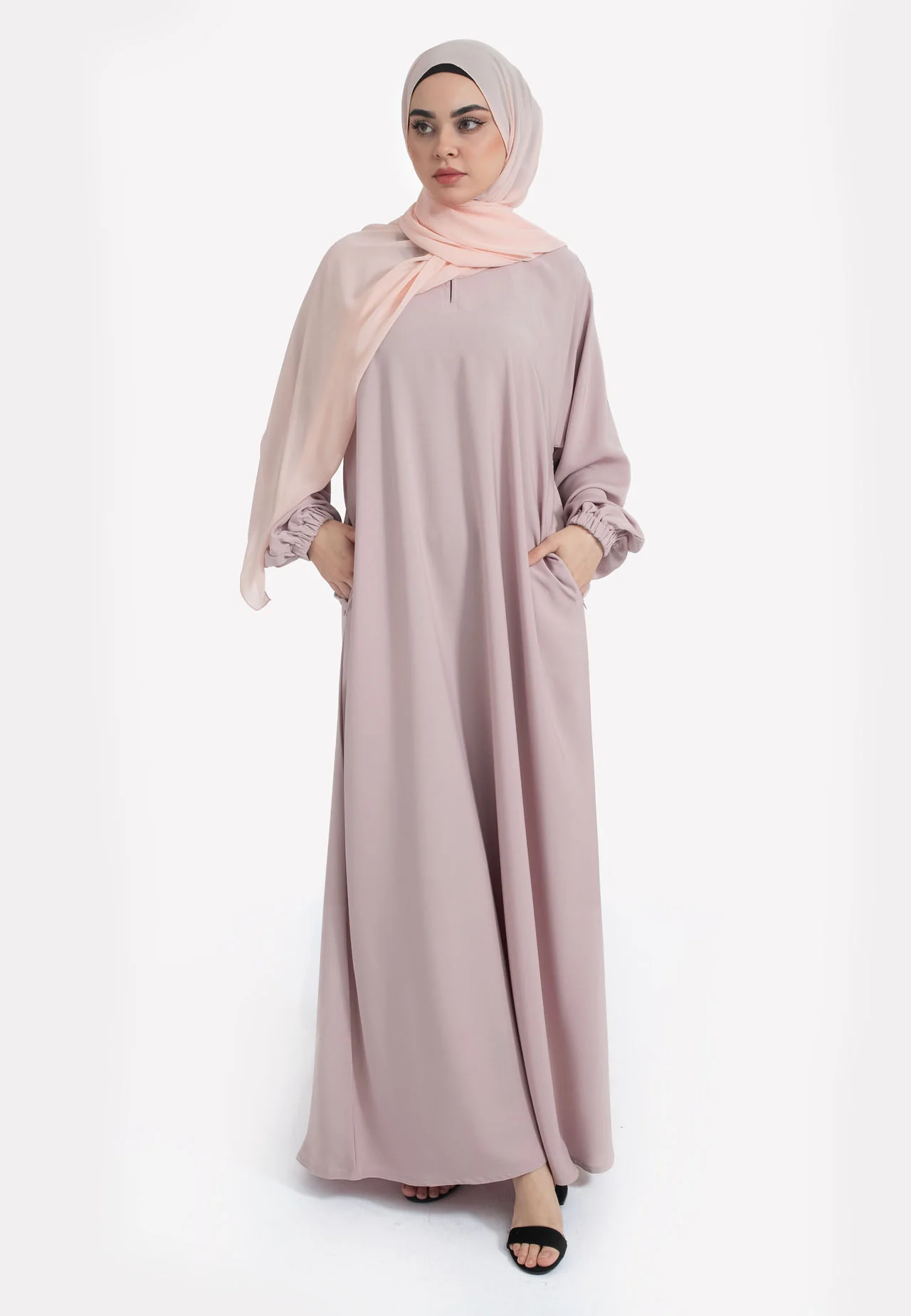 Baby Pink Closed Abaya with Zip Pockets & Cuff Sleeves - Hayah Al-Muslimah