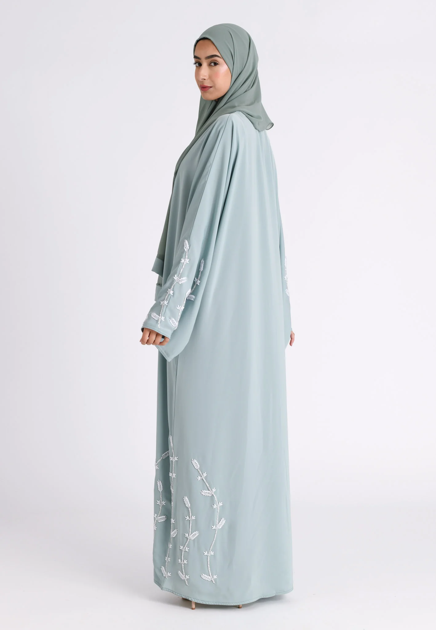 Luxury Maldives Closed Abaya With Embellishments (Premium) - Hayah Al-Muslimah
