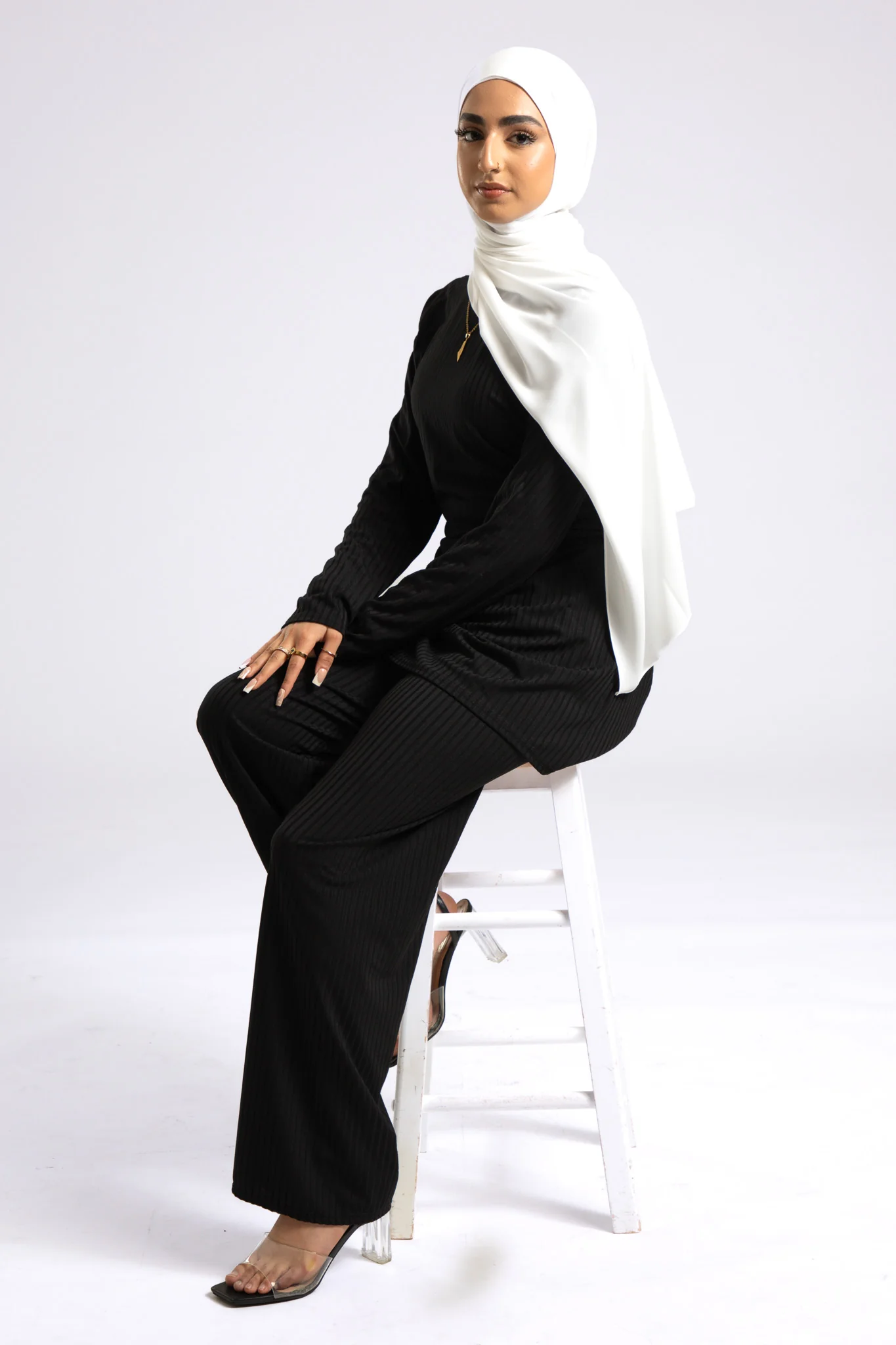 Premium Georgette Crepe Hijab - White - Hayah Al-Muslimah