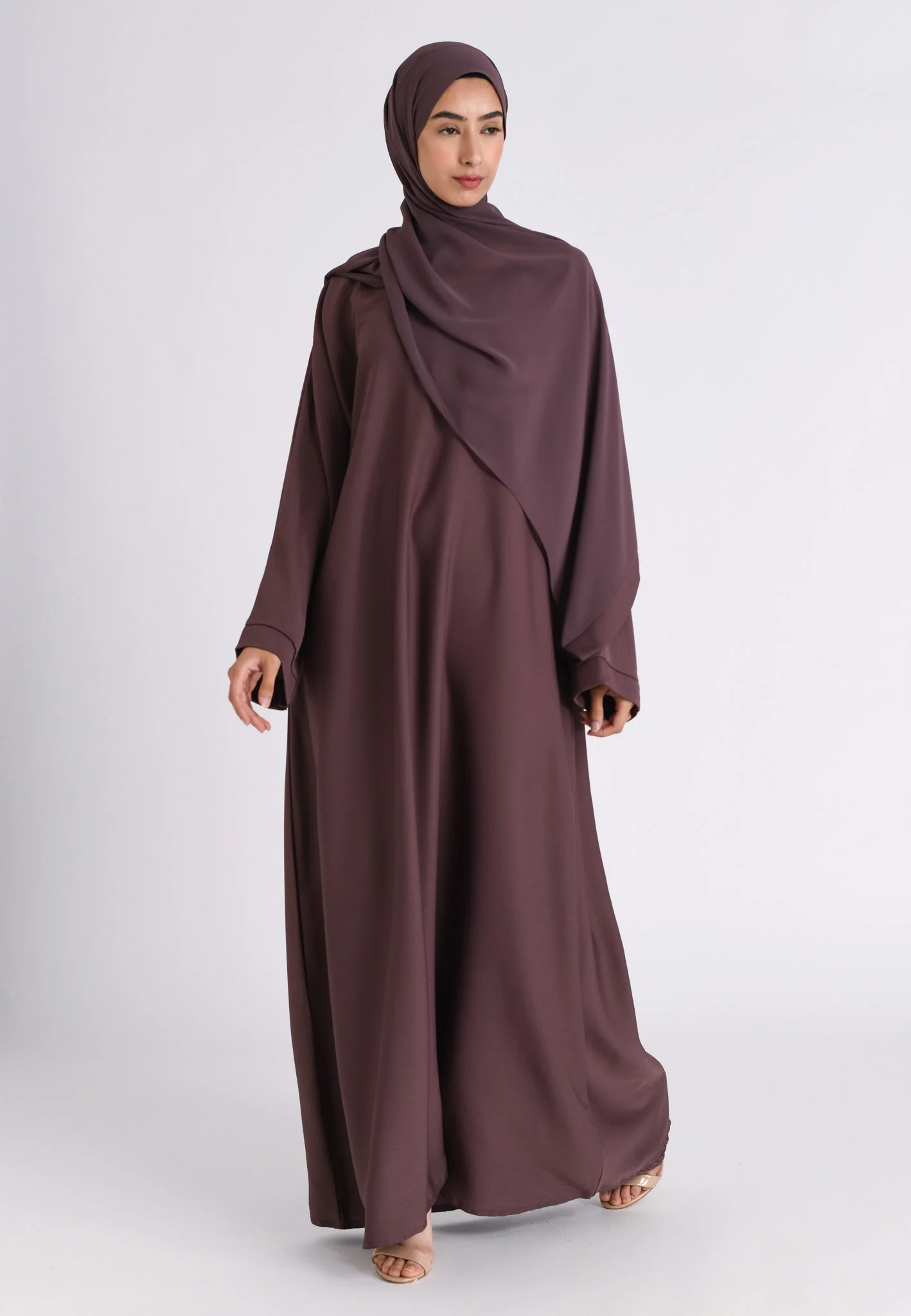 Bedrock Taupe Textured Abaya With Zip Pockets (Premium) - Hayah Al-Muslimah