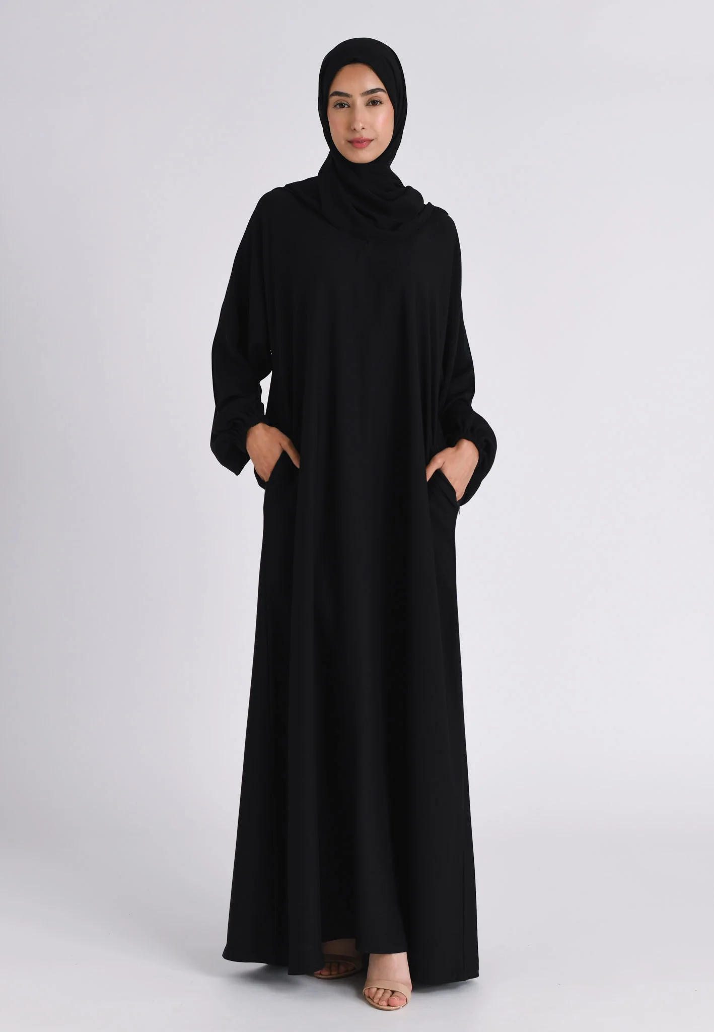 Black Closed Abaya with Zip Pockets & Cuff Sleeves - Hayah Al-Muslimah