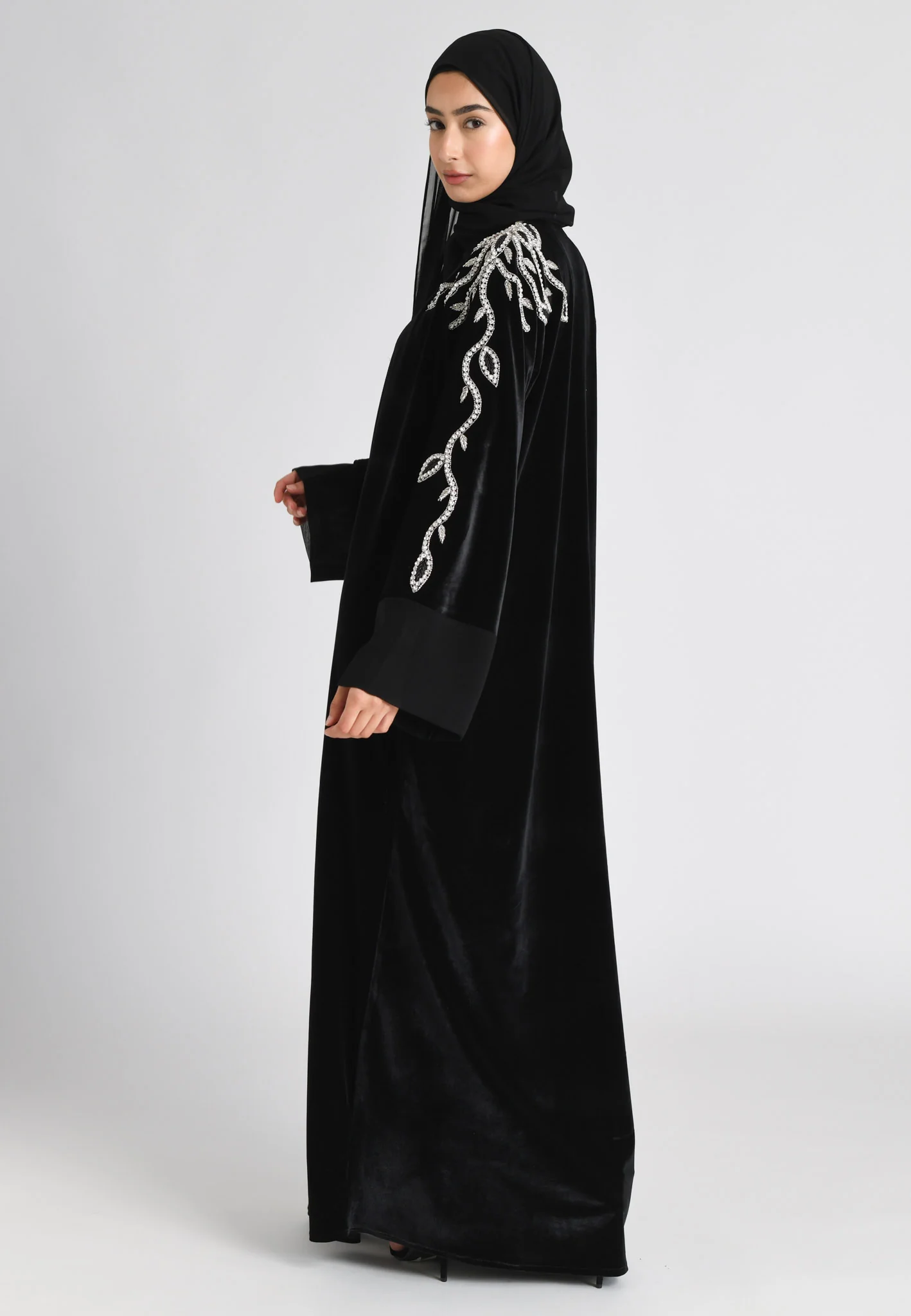 Luxury Onyx Black Velvet Open Abaya - Hayah Al-Muslimah