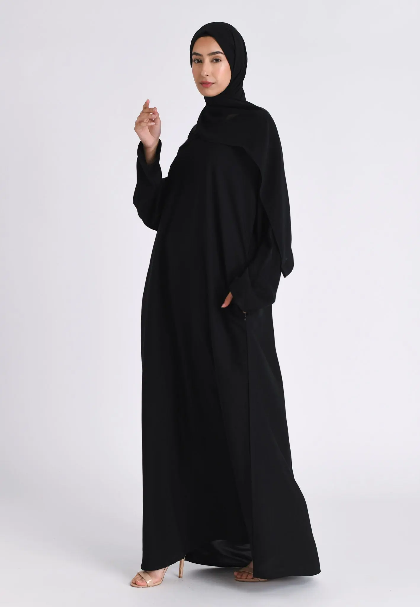Plain Black Abaya with Zip Pockets (Premium) - Hayah Al-Muslimah