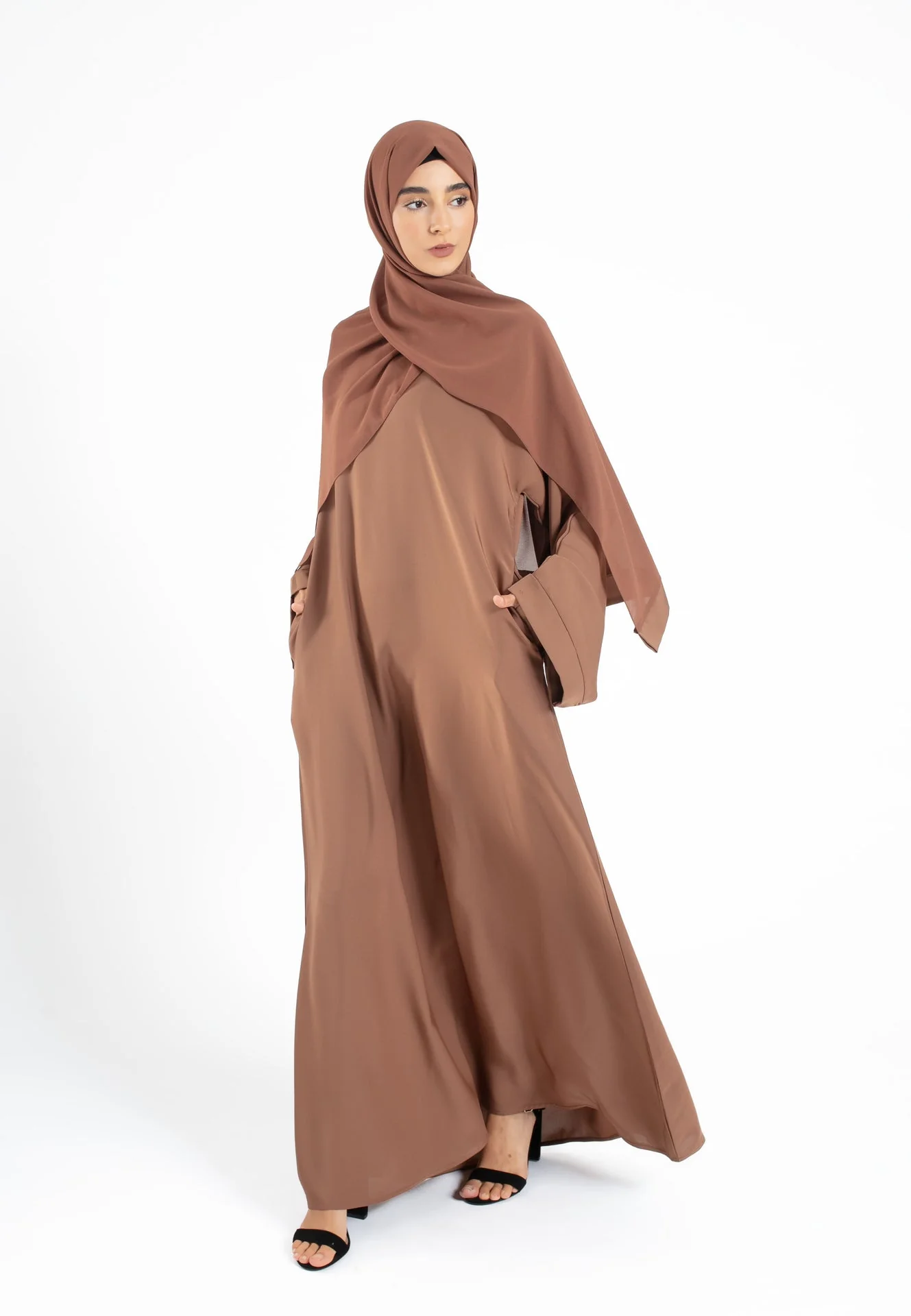Plain Closed Abaya With Zip Pockets & Wide Sleeves - Toffee - Hayah Al-Muslimah