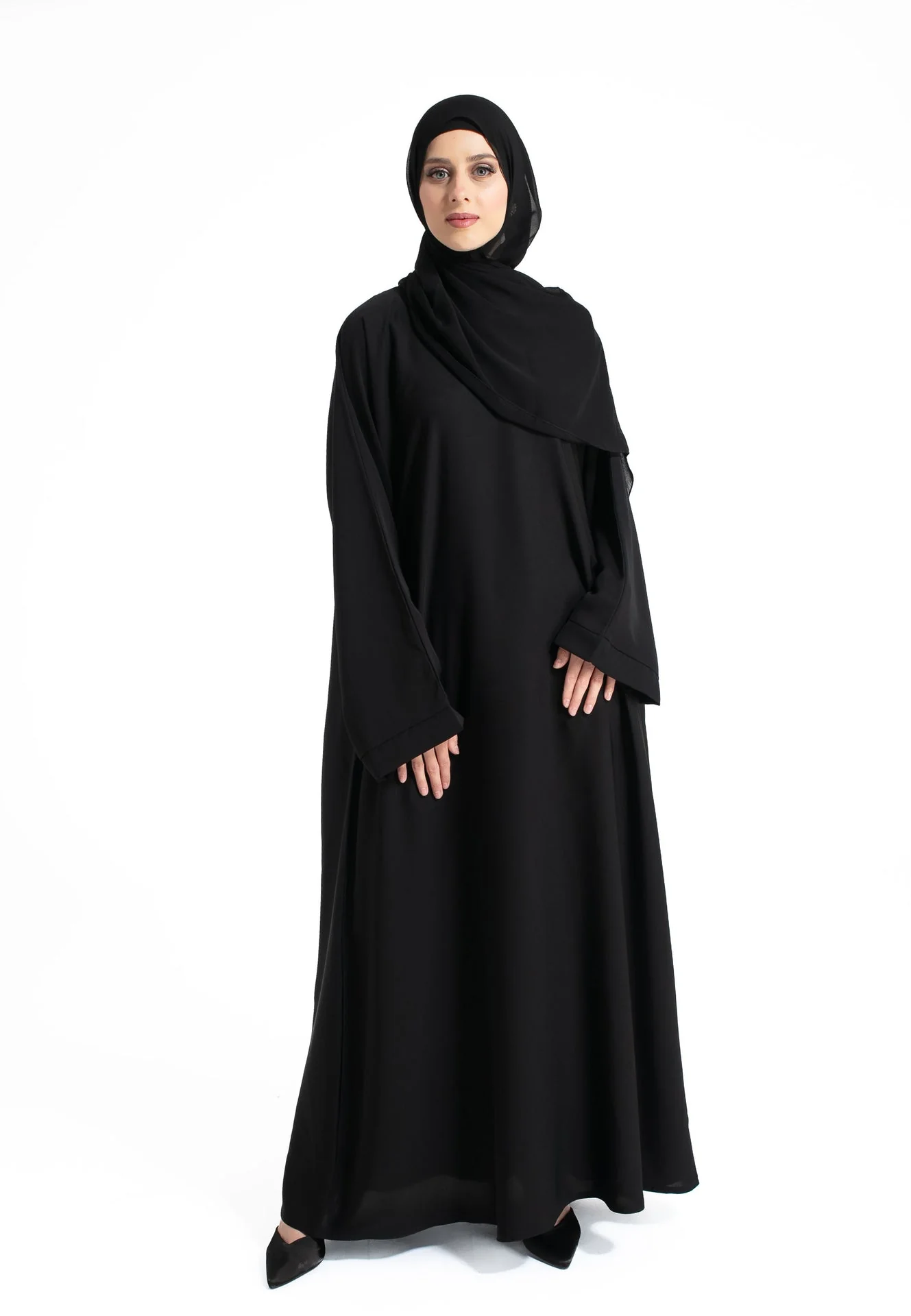 Plain Closed Abaya With Zip Pockets & Wide Sleeves - Black - Hayah Al-Muslimah